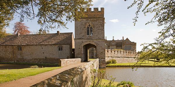 Broughton Castle main entry