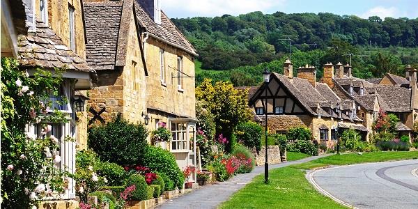 Romantic honeymoon in the Cotswolds