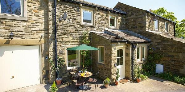 Get cosy staying at Fell Beck, perfect for a family with all the home comforts you'd need