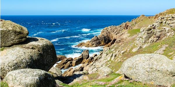 The rugged coastline of Gwennap Head, perfect for exploring craggy rocks