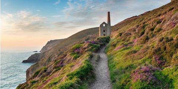 Wheal Coates sitting on the South West Coast Path as you approach St Agnes Head 